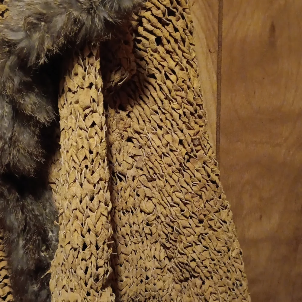 Poncho - Picture 3 of 7